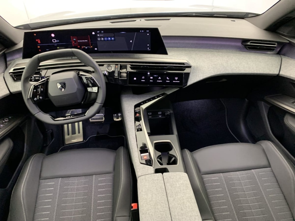 PEUGEOT 3008 Hybrid 145 e-DCS6 GT - ref: 1-330240 - Photo 14