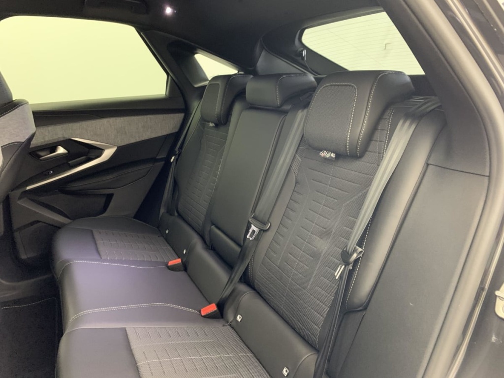 PEUGEOT 3008 Hybrid 145 e-DCS6 GT - ref: 1-330240 - Photo 20