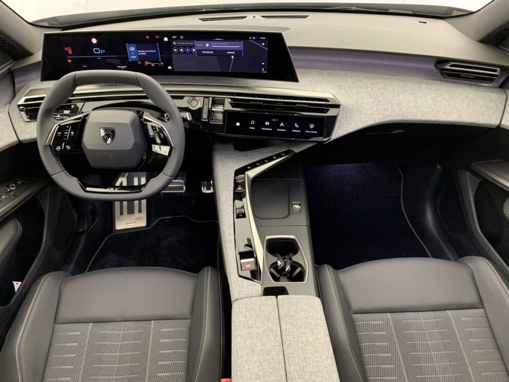 PEUGEOT 3008 Hybrid 145 e-DCS6 GT - ref: 1-330268 - Photo 12