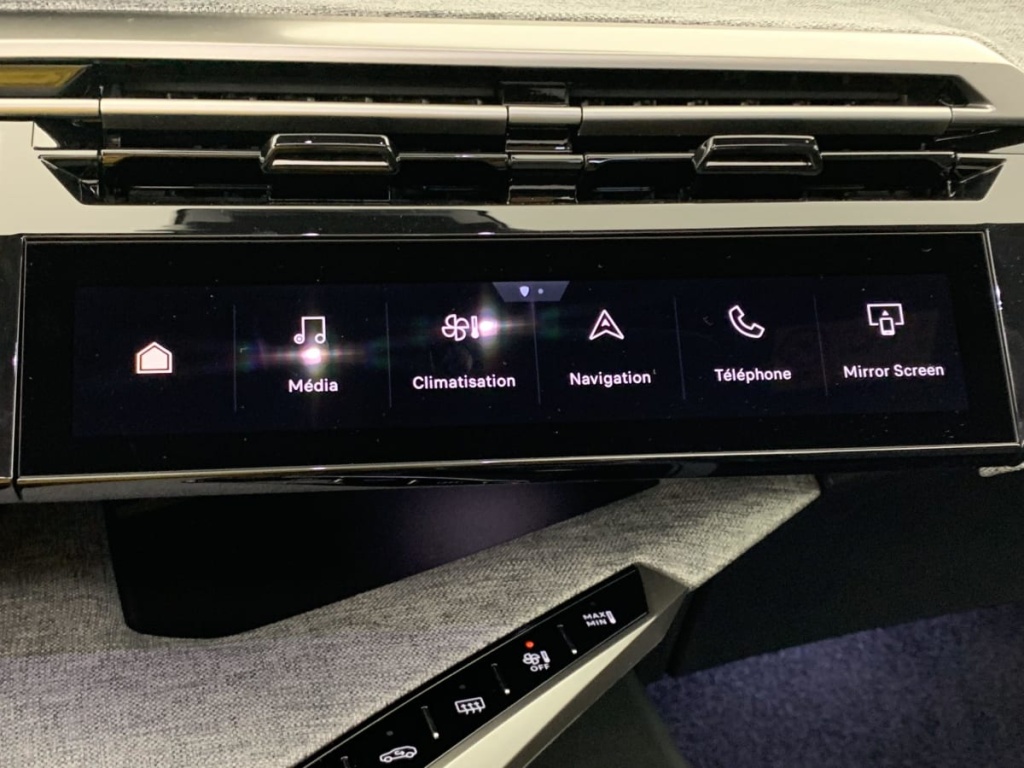 PEUGEOT 3008 Hybrid 145 e-DCS6 GT - ref: 1-330268 - Photo 18