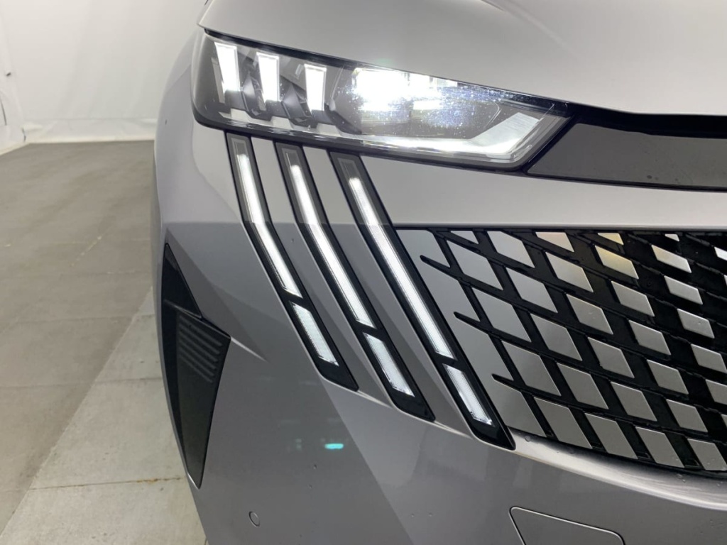 PEUGEOT 3008 Hybrid 145 e-DCS6 GT - ref: 1-330273 - Photo 15