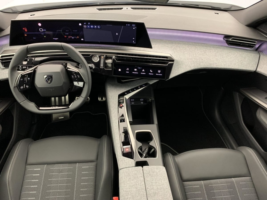 PEUGEOT 5008 Hybrid 145 e-DCS6 GT - ref: 1-330399 - Photo 12