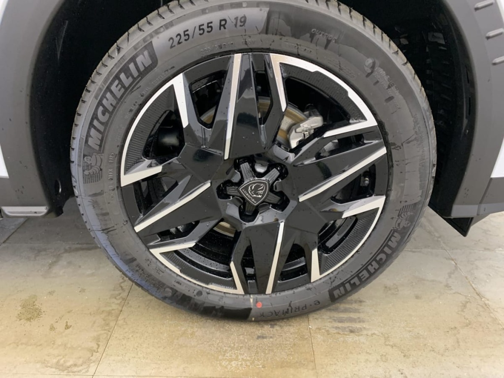 PEUGEOT 5008 Hybrid 145 e-DCS6 GT - ref: 1-330399 - Photo 14
