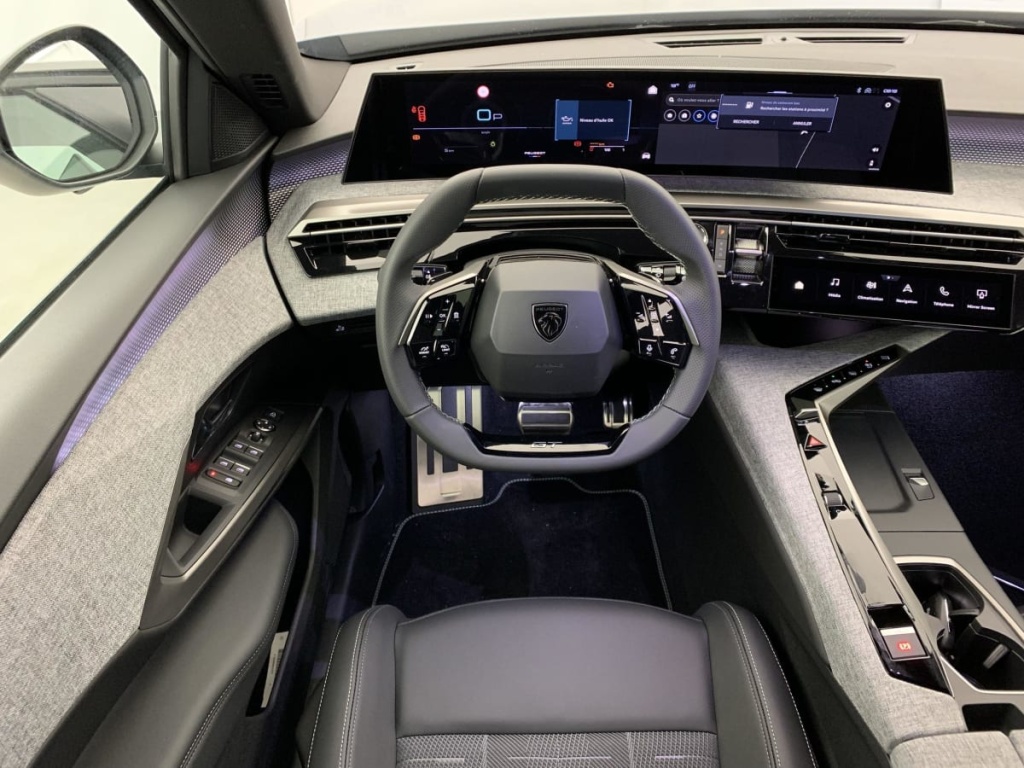 PEUGEOT 5008 Hybrid 145 e-DCS6 GT - ref: 1-330402 - Photo 13