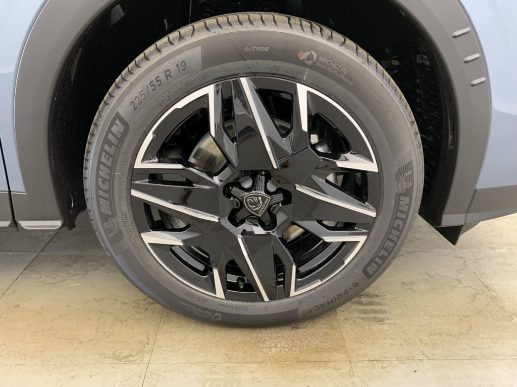 PEUGEOT 5008 Hybrid 145 e-DCS6 GT - ref: 1-330402 - Photo 14