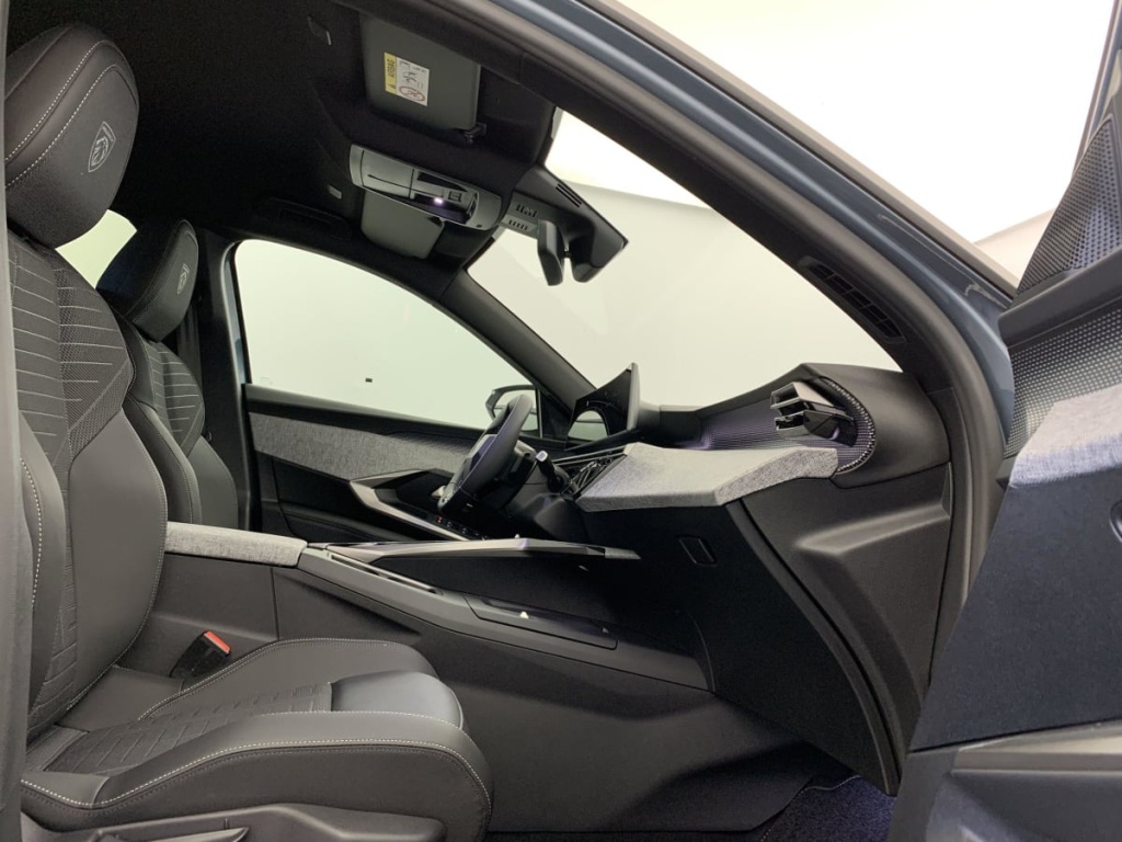 PEUGEOT 5008 Hybrid 145 e-DCS6 GT - ref: 1-330402 - Photo 9