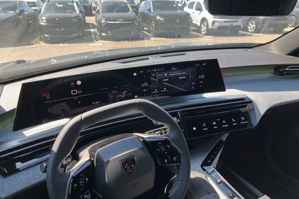 PEUGEOT 5008 Hybrid 145 e-DCS6 GT - ref: 1-330406 - Photo 13