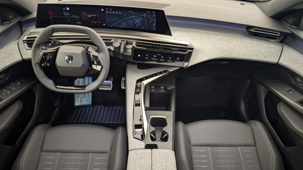 PEUGEOT 3008 Hybrid 145 e-DCS6 GT - ref: 1-333063 - Photo 12