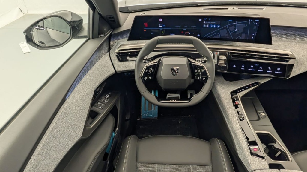 PEUGEOT 3008 Hybrid 145 e-DCS6 GT - ref: 1-333102 - Photo 13