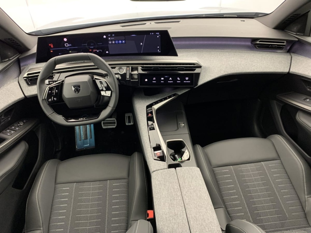 PEUGEOT 3008 Hybrid 145 e-DCS6 GT - ref: 1-333236 - Photo 11