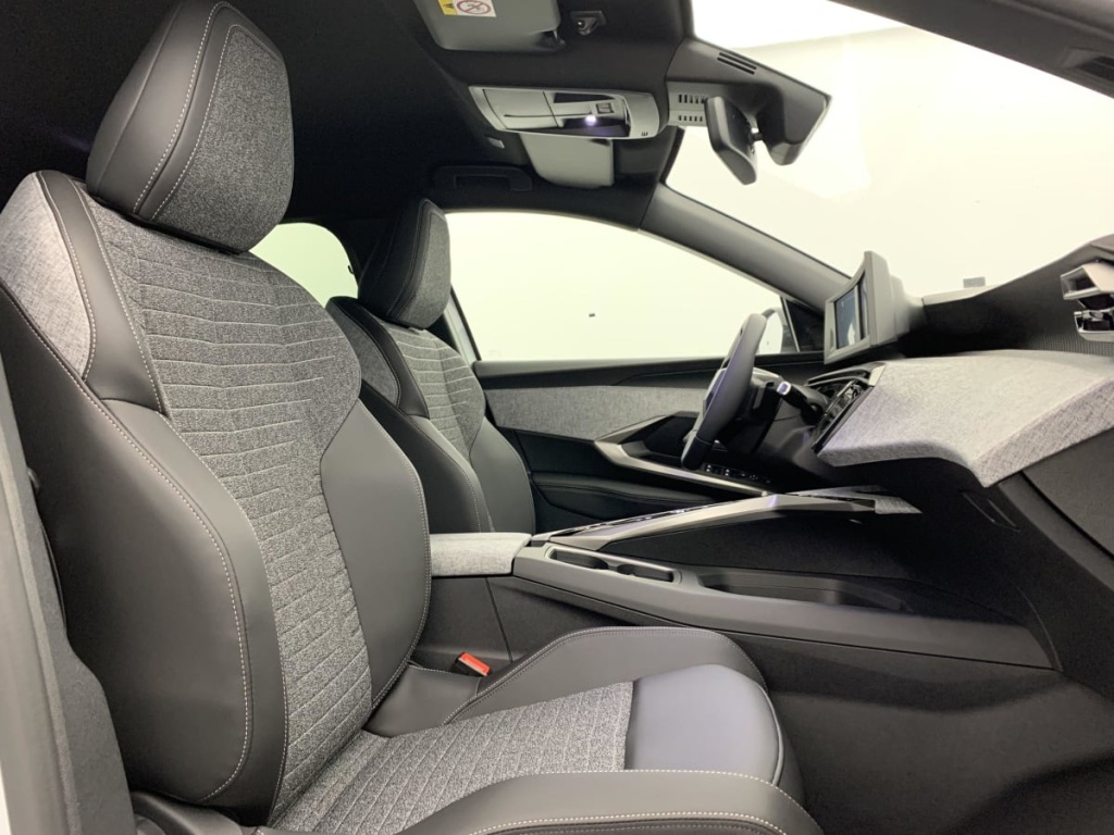 PEUGEOT 5008 NOUVEAU HYBRID 136 E-DCS6 ALLURE - ref: 1-333246 - Photo 9