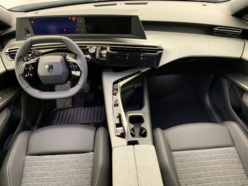 PEUGEOT 5008 NOUVEAU HYBRID 136 E-DCS6 ALLURE - ref: 1-333248 - Photo 12