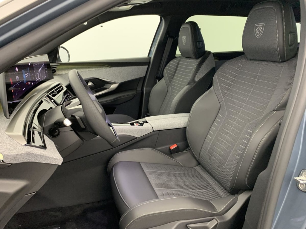 PEUGEOT 5008 NOUVEAU HYBRID 145 E-DCS6 GT - ref: 1-333276 - Photo 17