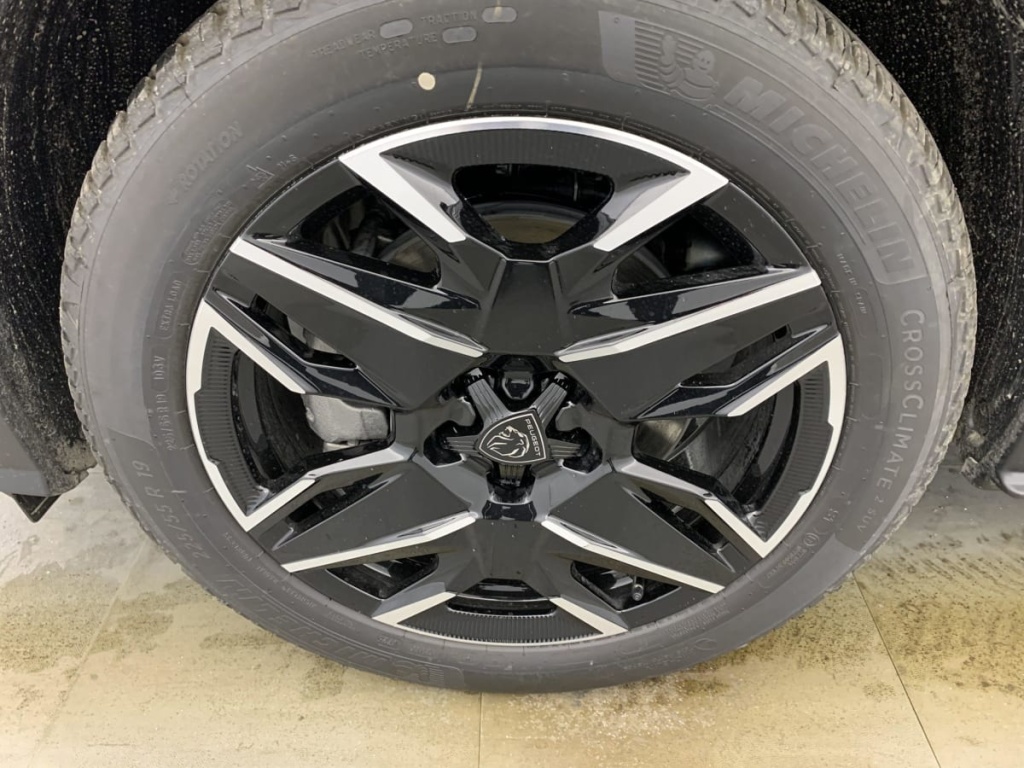 PEUGEOT 5008 NOUVEAU HYBRID 145 E-DCS6 GT - ref: 1-333276 - Photo 18