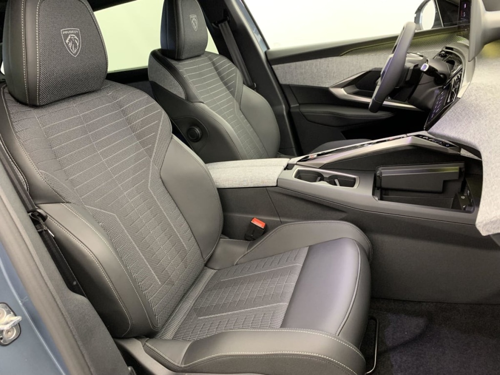 PEUGEOT 5008 NOUVEAU HYBRID 145 E-DCS6 GT - ref: 1-333276 - Photo 7