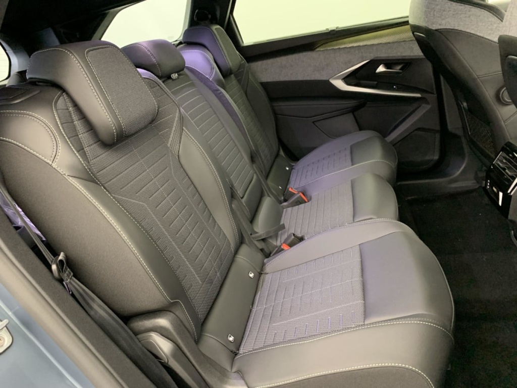 PEUGEOT 5008 NOUVEAU HYBRID 145 E-DCS6 GT - ref: 1-333276 - Photo 8