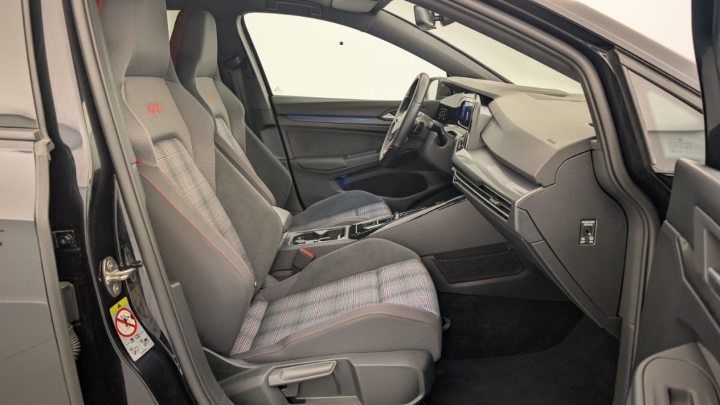 VOLKSWAGEN GOLF 8 2.0 TSI 245 DSG7 GTI - ref: 1-333818 - Photo 7