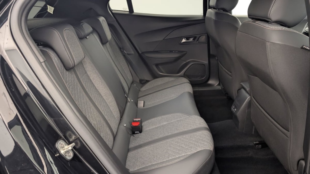 PEUGEOT 2008 PureTech 130 S S EAT8 Allure - ref: 1-334476 - Photo 8
