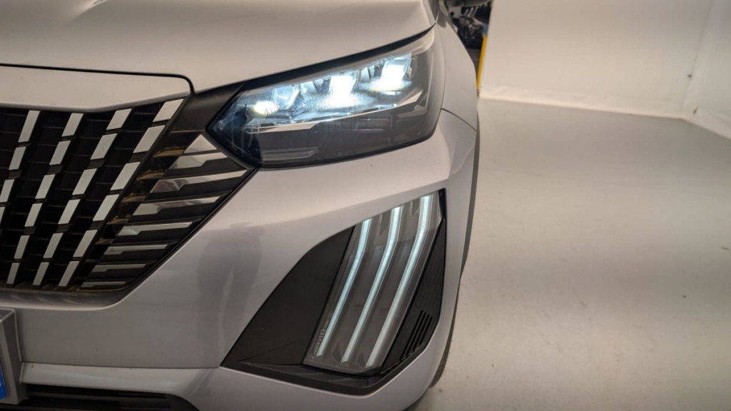PEUGEOT 2008 PureTech 130 S S EAT8 GT - ref: 1-334562 - Photo 19