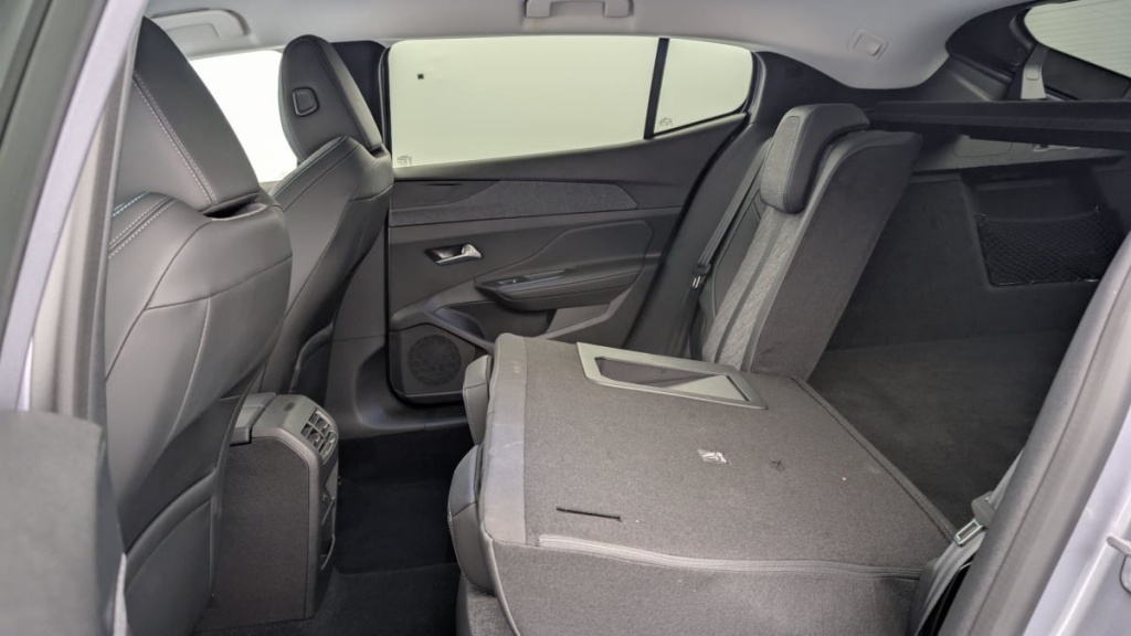 PEUGEOT 408 Hybrid 136 e-DCS6 Allure - ref: 1-334634 - Photo 10
