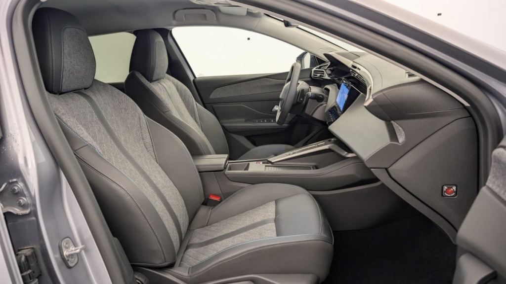 PEUGEOT 408 Hybrid 136 e-DCS6 Allure - ref: 1-334634 - Photo 8