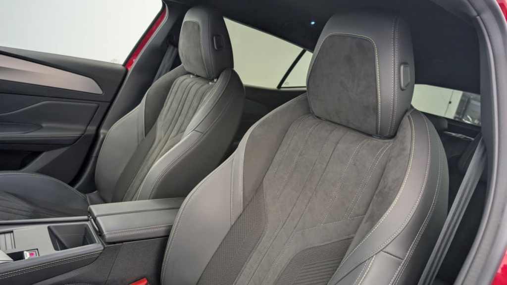 PEUGEOT 408 PureTech 130 ch S S EAT8 GT - ref: 1-334678 - Photo 16