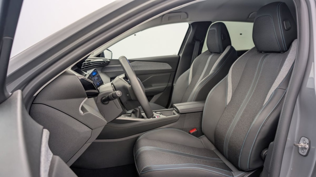 PEUGEOT 308 PureTech 130ch S S BVM6 Allure - ref: 1-334731 - Photo 14