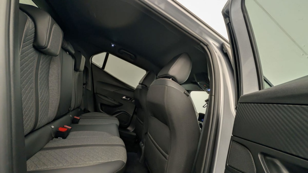 PEUGEOT 2008 PureTech 100 S S BVM6 Allure - ref: 1-335916 - Photo 8