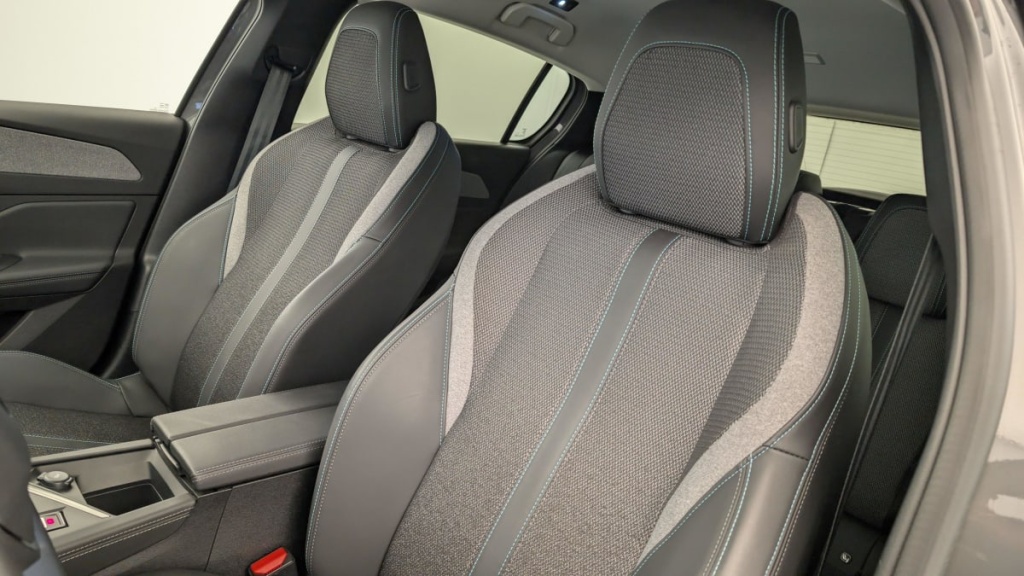 PEUGEOT 308 PureTech 130ch S S BVM6 Allure - ref: 1-335946 - Photo 16