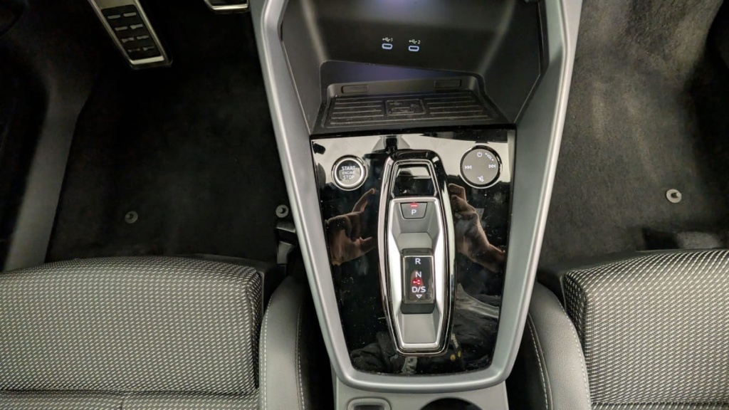 AUDI A3 SPORTBACK NOUVELLE 45 TFSI E HYBRIDE RECHARGEABLE 272 S TRONIC 6 S LINE - ref: 1-336108 - Photo 13