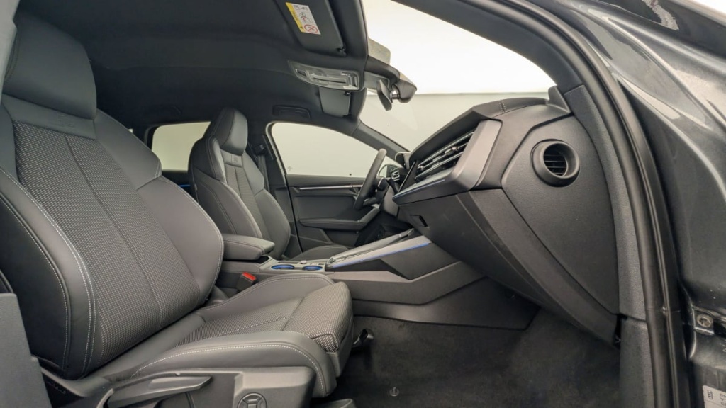 AUDI A3 SPORTBACK NOUVELLE 45 TFSI E HYBRIDE RECHARGEABLE 272 S TRONIC 6 S LINE - ref: 1-336108 - Photo 7