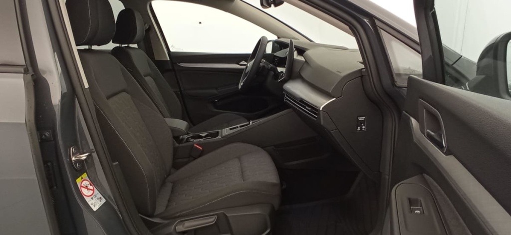 VOLKSWAGEN GOLF 8 NOUVELLE 1.5 ETSI EVO2 150 DSG7 LIFE PLUS - ref: 1-336971 - Photo 7