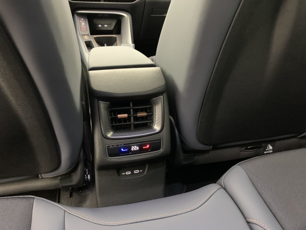 CUPRA Terramar 1.5 eTSI Hybrid 150 ch DSG7 V - ref: 1-336996 - Photo 18