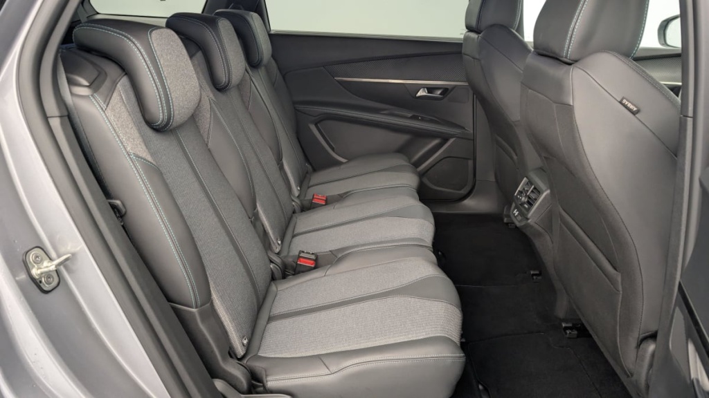 PEUGEOT 5008 PureTech 130ch S S BVM6 Allure Pack - ref: 1-337097 - Photo 10