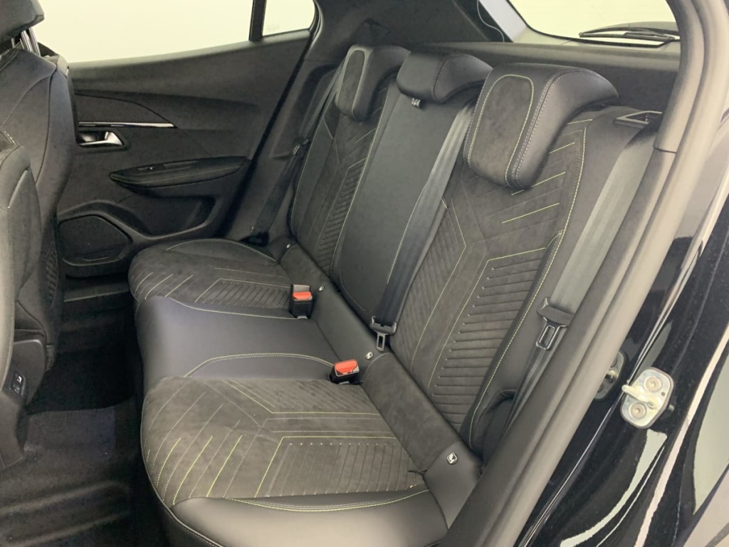 PEUGEOT 2008 Hybrid 145 e-DCS6 GT - ref: 1-337290 - Photo 17