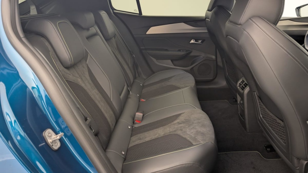 PEUGEOT 408 PureTech 130 ch S S EAT8 GT - ref: 1-339250 - Photo 10
