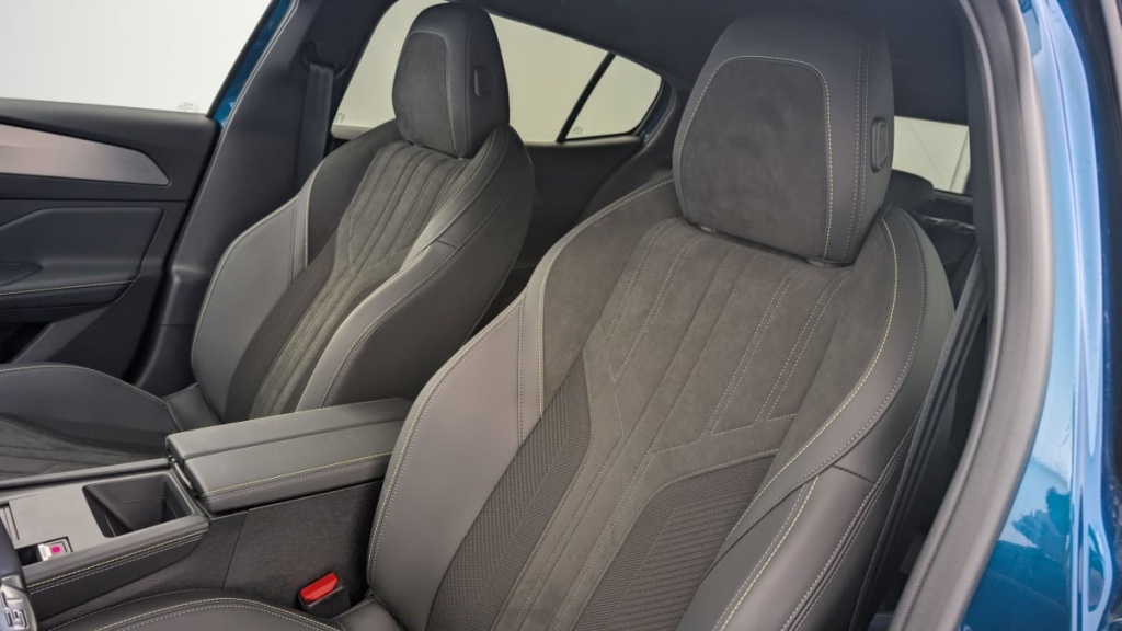 PEUGEOT 408 PureTech 130 ch S S EAT8 GT - ref: 1-339250 - Photo 16