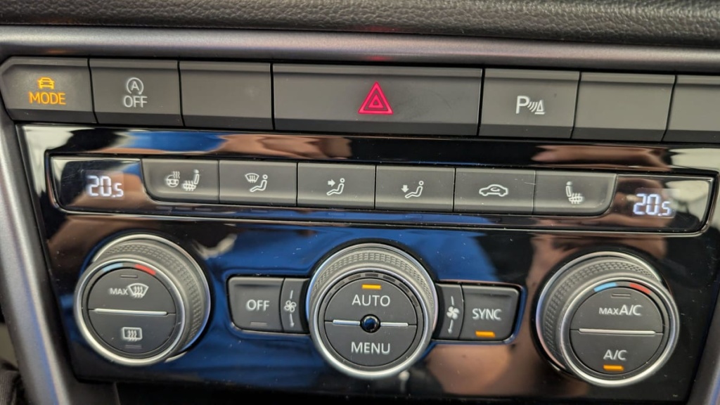 VOLKSWAGEN T-ROC 1.5 TSI 150 EVO Start Stop DSG7 Active - ref: 1-339437 - Photo 20