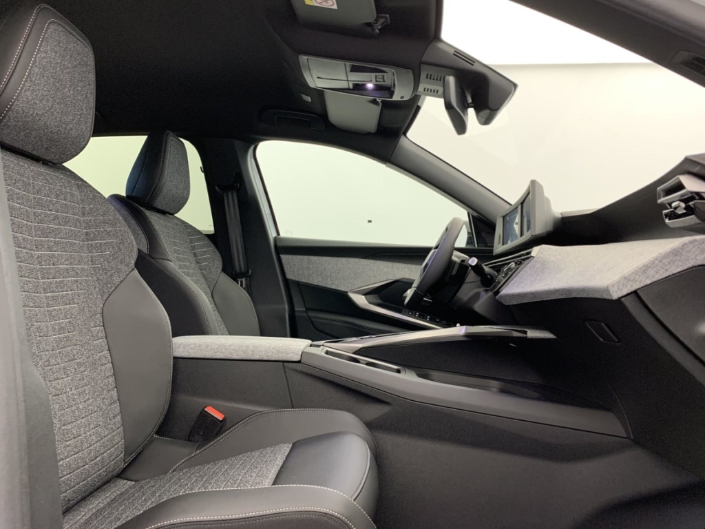 PEUGEOT 3008 Hybrid 145 e-DCS6 Allure - ref: 1-340416 - Photo 9