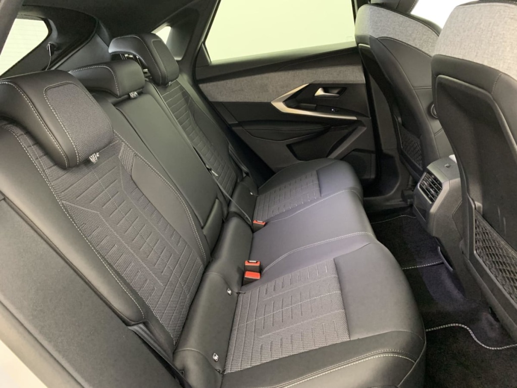 PEUGEOT 3008 Hybrid 145 e-DCS6 GT - ref: 1-340554 - Photo 10