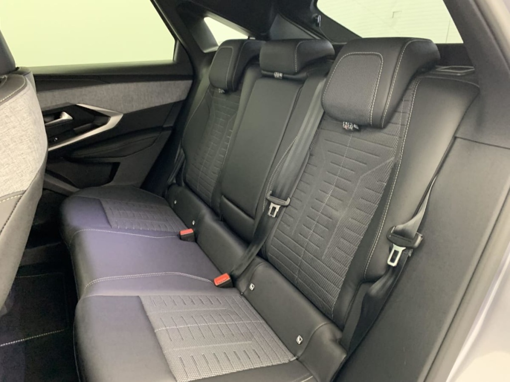 PEUGEOT 3008 Hybrid 145 e-DCS6 GT - ref: 1-340574 - Photo 18