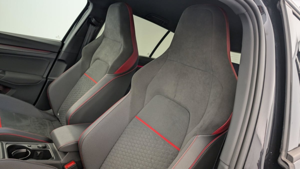 VOLKSWAGEN GOLF 8 2.0 TSI 300 DSG7 GTI CLUBSPORT - ref: 1-341615 - Photo 16