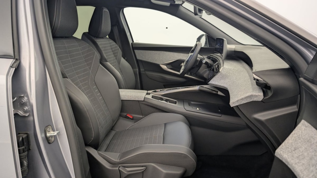 PEUGEOT 3008 HYBRID 136 E-DCS6 ALLURE - ref: 1-341725 - Photo 9