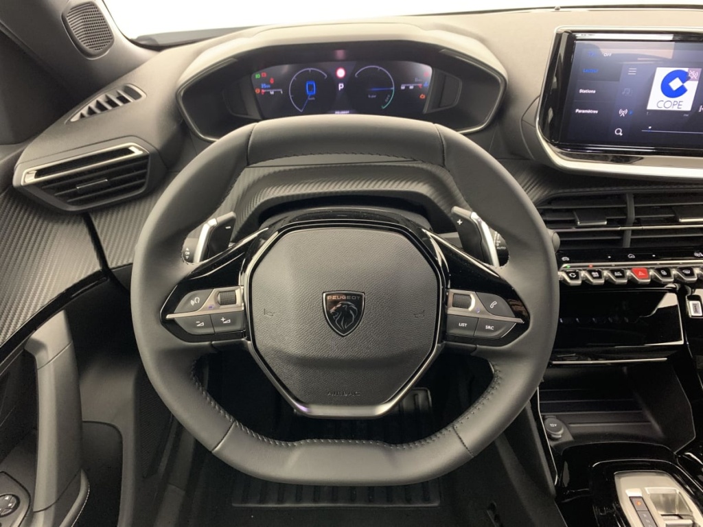 PEUGEOT 2008 Hybrid 145 e-DCS6 Allure - ref: 1-342684 - Photo 14