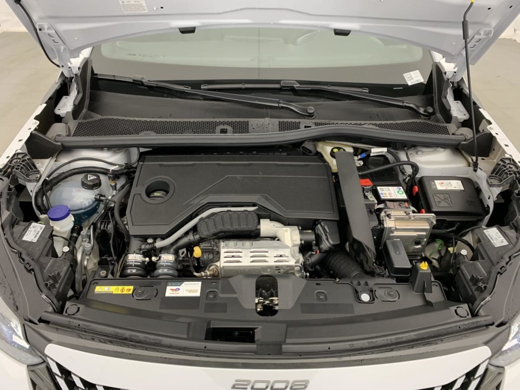 PEUGEOT 2008 Hybrid 145 e-DCS6 Allure - ref: 1-342684 - Photo 19