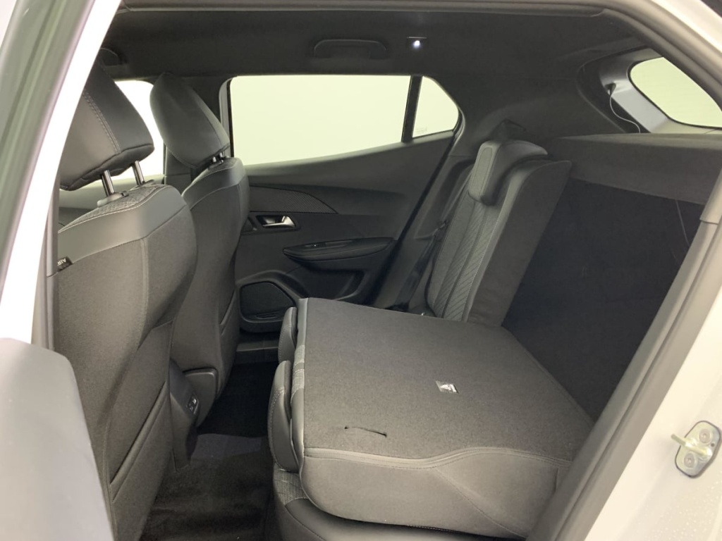 PEUGEOT 2008 Hybrid 145 e-DCS6 Allure - ref: 1-342685 - Photo 12