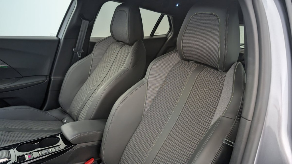 PEUGEOT 2008 ELECTRIQUE 136 ch GT - ref: 1-342934 - Photo 16