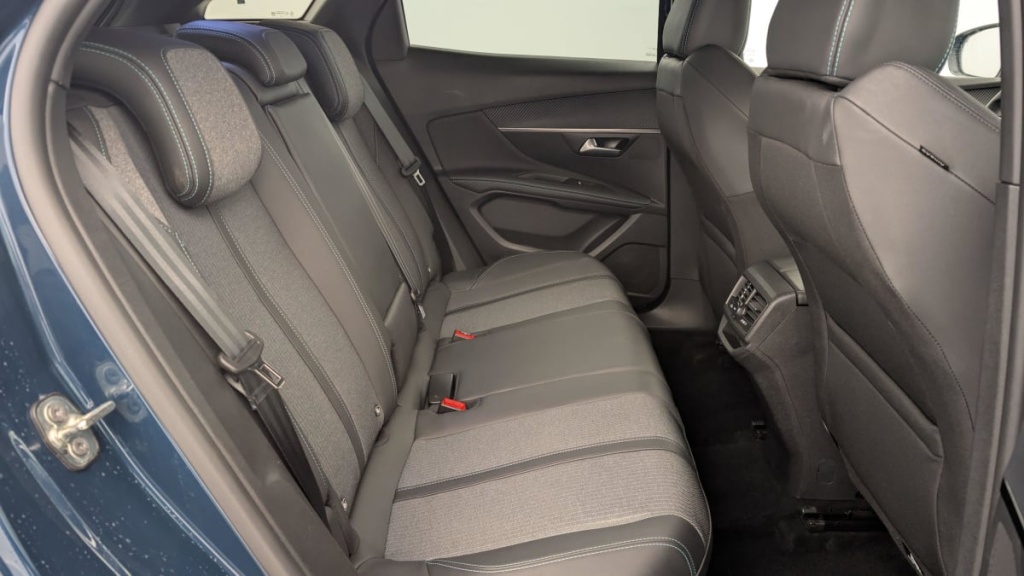 PEUGEOT 3008 Hybrid 136 e-DCS6 Allure Pack - ref: 1-342967 - Photo 10