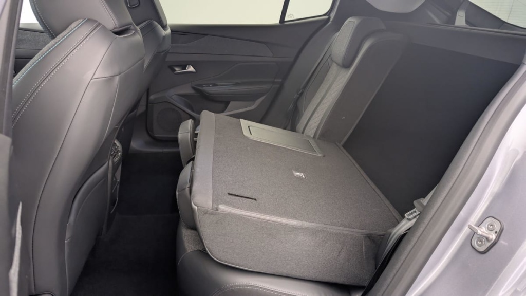 PEUGEOT 408 Hybrid 136 e-DCS6 Allure - ref: 1-343030 - Photo 12