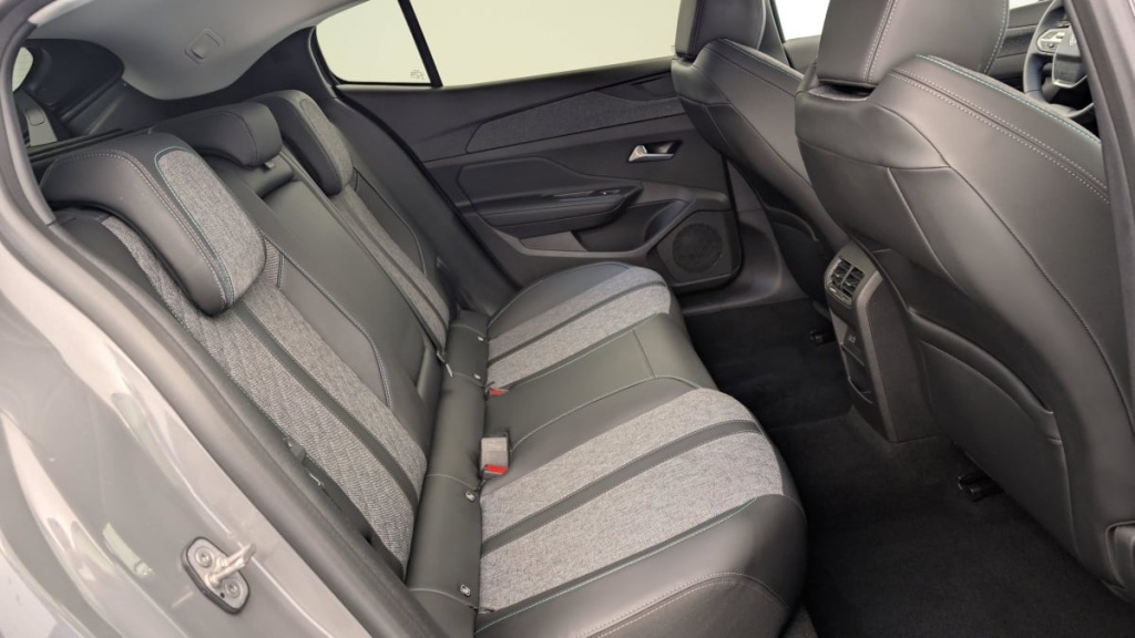 PEUGEOT 408 Hybrid 136 e-DCS6 Allure - ref: 1-343031 - Photo 10